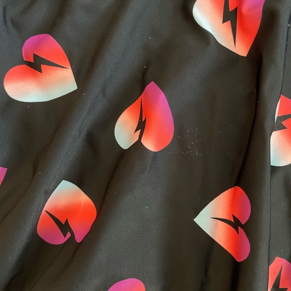 TORRID HEARTS PRINT TANKINI SWIMSUIT TOP ONLY, SIZE 1 - Picture 7 of 8